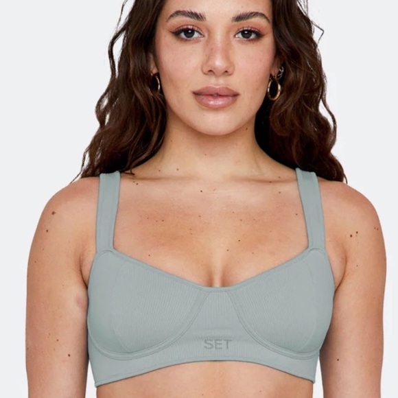 SET ACTIVE sports bra - Picture 1 of 4